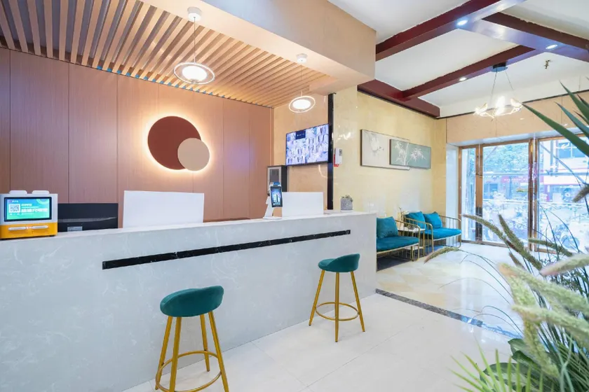 Huayang Hotel (Renhuai Guomao Shopping Plaza Branch) - Image 1