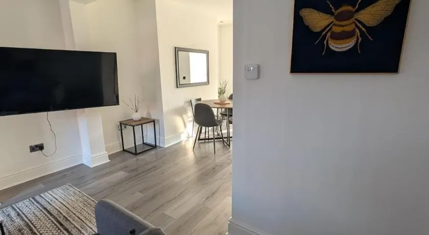 Entire Home in Denton - Image 1