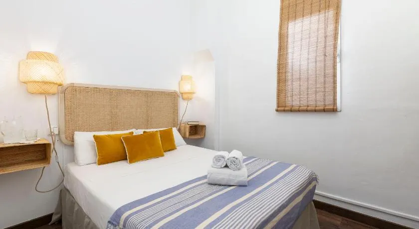 Travel Habitat Cabanyal - Image 1