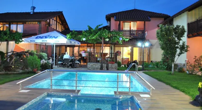 Family hotel Gradina - Image 1