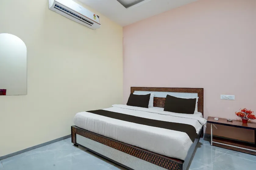 HOTEL O STAR INN - Image 1