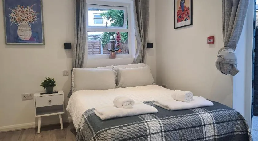 Comfy Pod - Tottenham - North London - Image 1