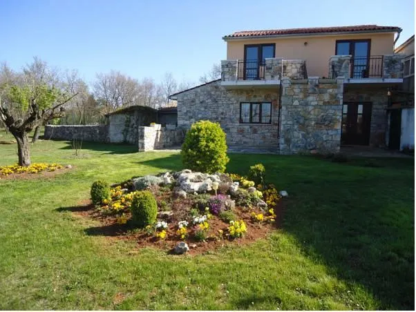 Apartments Bevanda - Image 1
