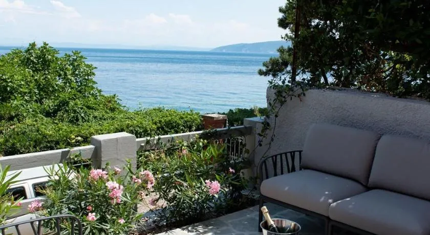 Beachfront Apartment Rosa del Mar Jardin - Image 1