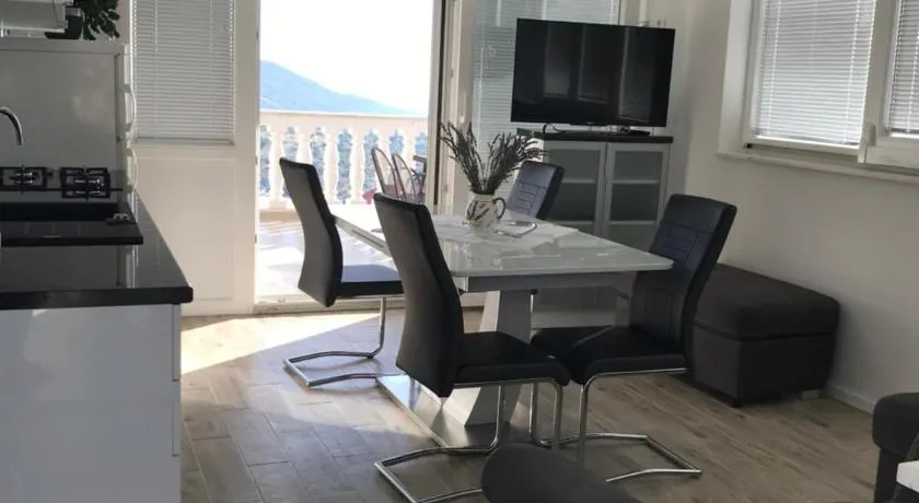 Apartment Santa Marina - Image 1