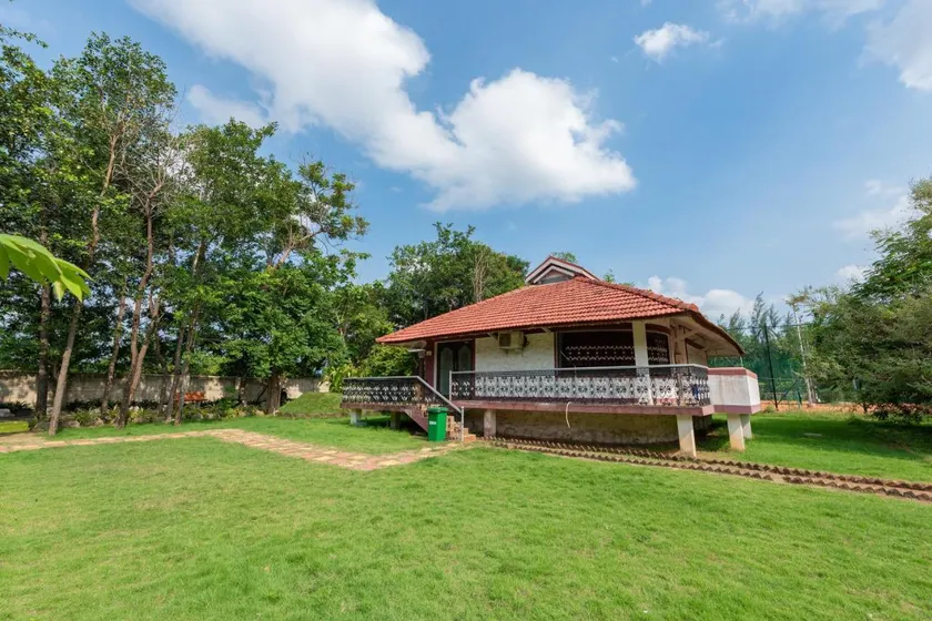 Sugam Resort & Convention Centre - Image 1