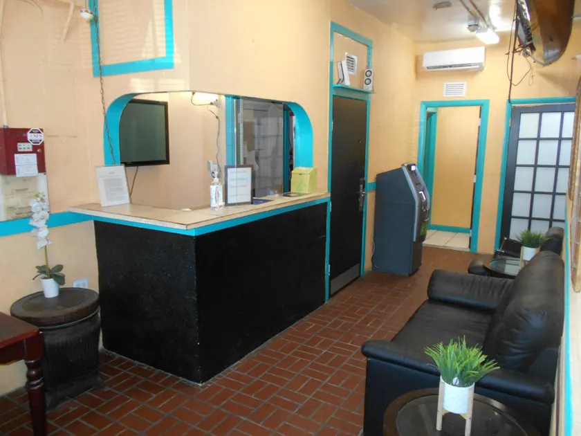 Hoosville Hostel (Formerly The Everglades Hostel) - Image 1