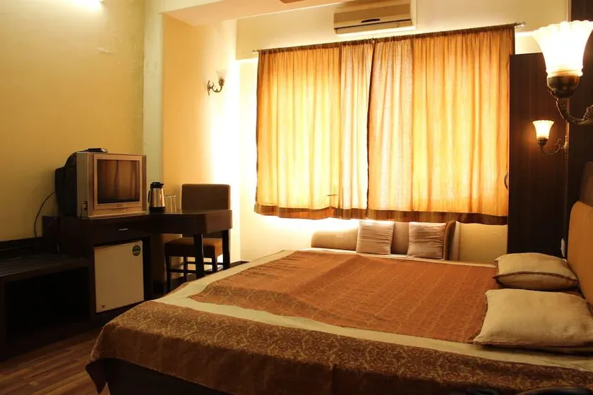 Hotel Bahri Residency - Image 1
