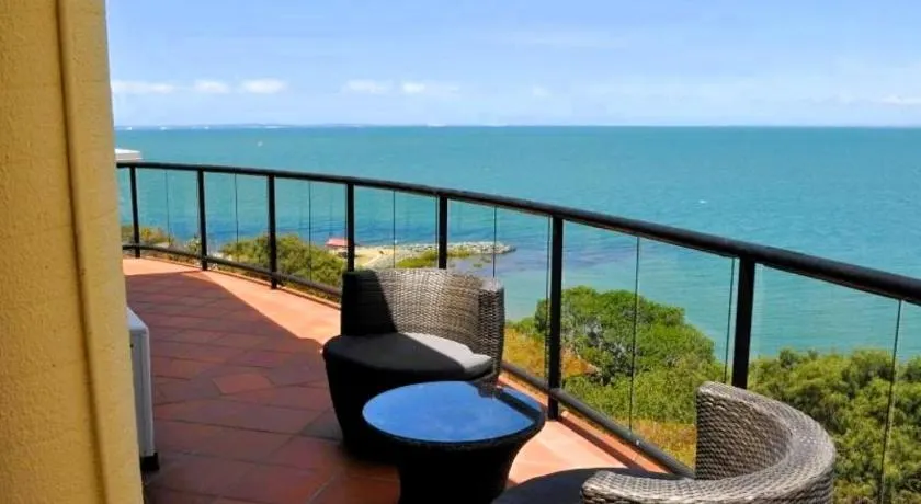 Sunset Sails Penthouse Redcliffe - Image 1