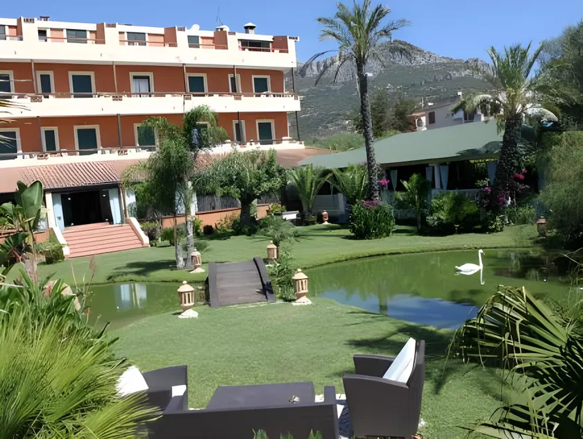 Hotel Mediterraneo - Image 1