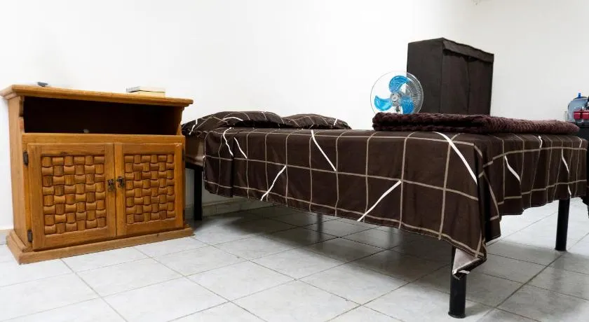 Comfortable and Centrally Located Accommodation 2 - Image 1