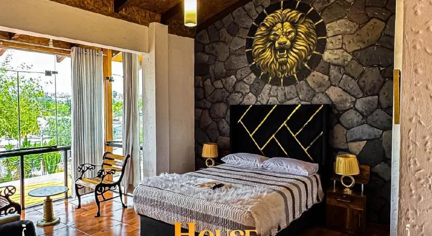 HOTEL MEDIEVAL BOUTiQUE - Image 1