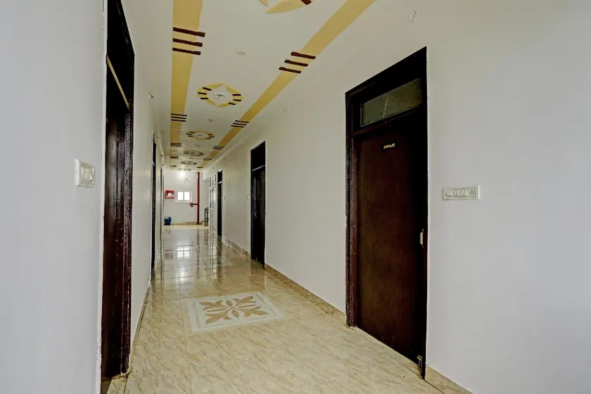 Hotel O Bluemoon - Image 1
