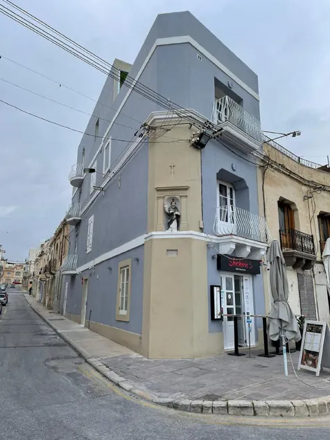 La Reggia Seaview Guesthouse - Image 1