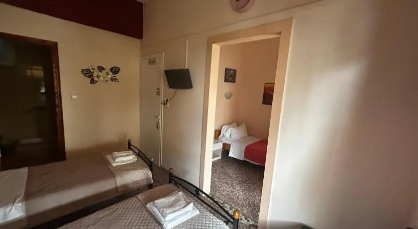 Retro Rooms - Image 1