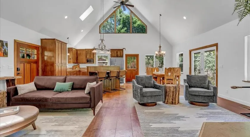 New Listing! North Fork Hideaway Sleeps 14! - Image 1