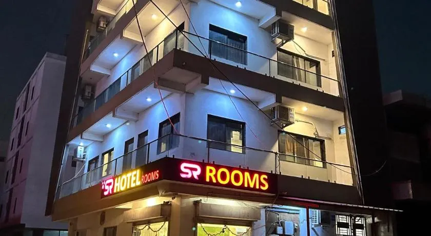 S R Hotel - Image 1