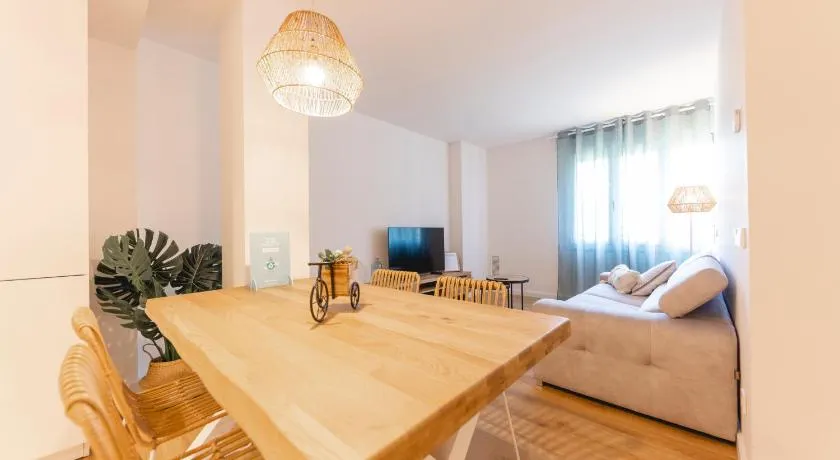 Bravissimo Sirenes, 2-Schlafzimmer-Wohnung im Zentrum von Girona - Image 1