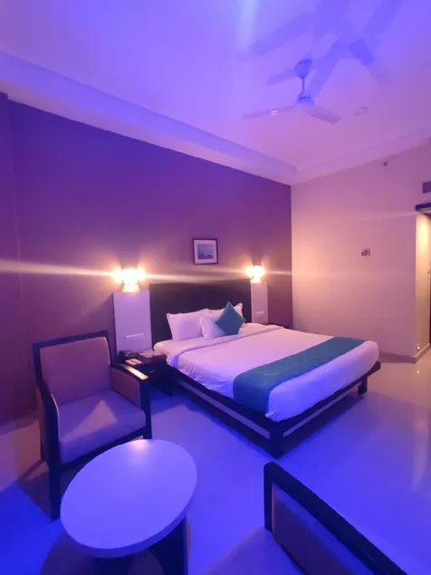 Green Hopper Hotels & Resorts - Image 1