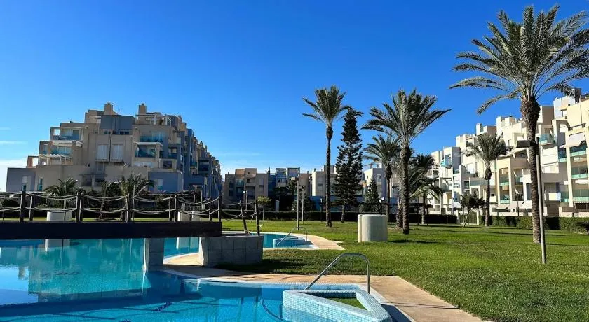 Playa Serena 2 habitaciones PRIMERA LINEA DE PLAYA Vista al Mar - Image 1