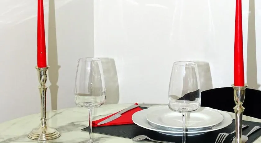 TILIA JOURDAN-Studio Cosy Aix Centre-Cours MIRABEAU-PARKING-WIFI-SMART TV-RUE CALME - Image 1