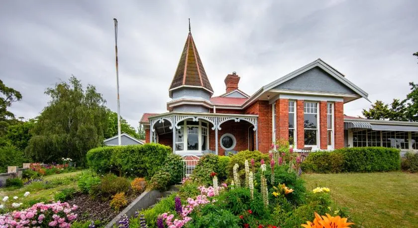 Alexandria Bed and Breakfast - Image 1