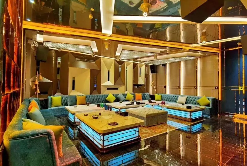 Allston Hotel (Baoji Exhibition Center) - Image 1