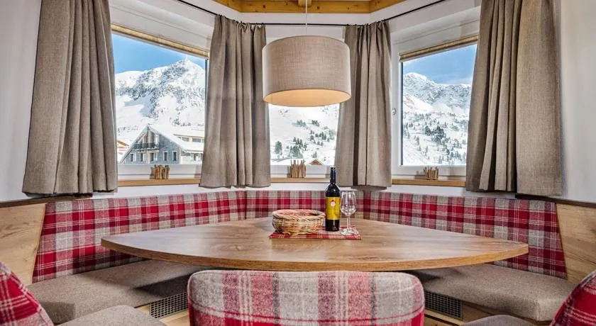 Apartments & Garni Alpenrose - Image 1
