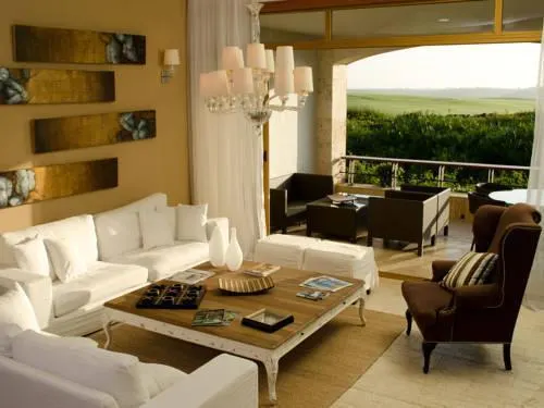 Los Altos Residences - Image 1