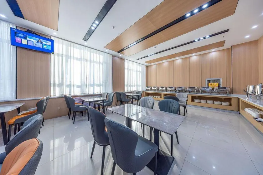XINGYUE HOTEL - Image 1