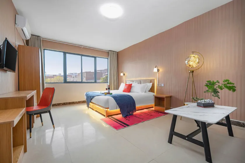 Starry Sky Luxury Hotel (New Henan University Branch) - Image 1