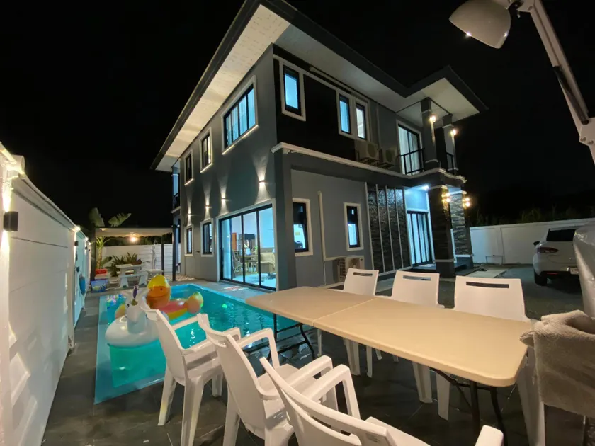 Cher Cher Pool Villa - Image 1
