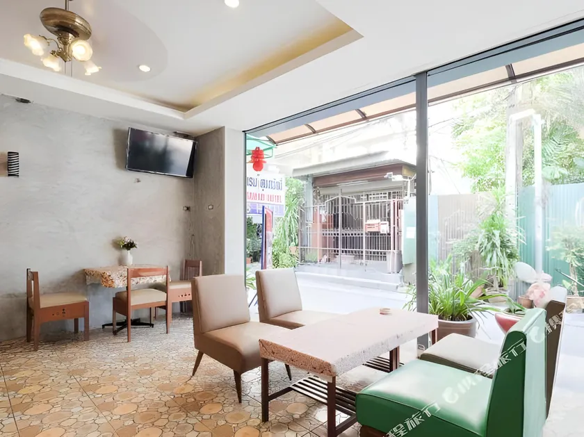 Suksawad Hotel - Image 1
