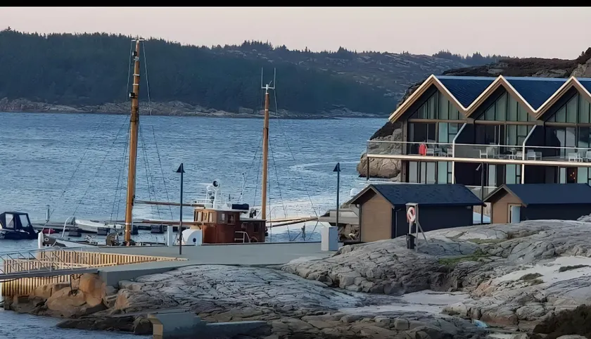 Austefjorden Fjordsuite med Panoramautsikt - Image 1