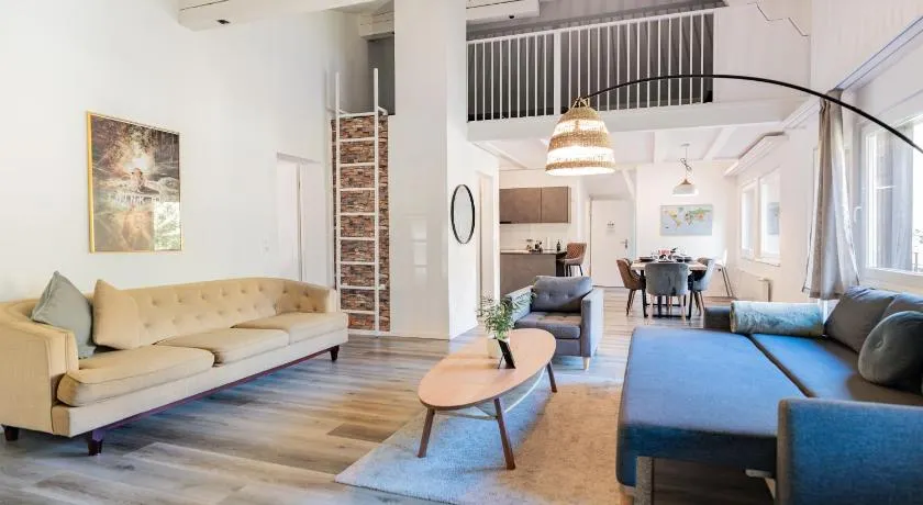 Modern designed, luxury mountain view Apartment - Image 1