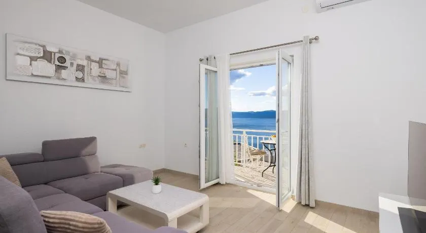 Stella Maris Apartments - Image 1