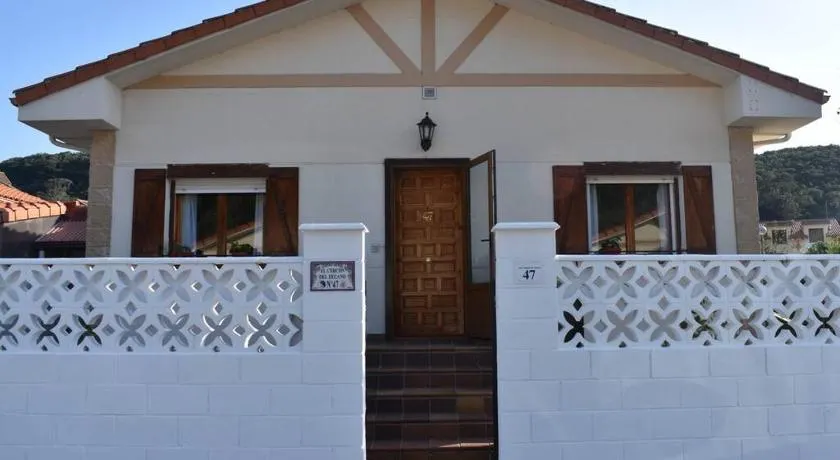 Cómodo y coqueto chalet con jardín en Argoños - Image 1