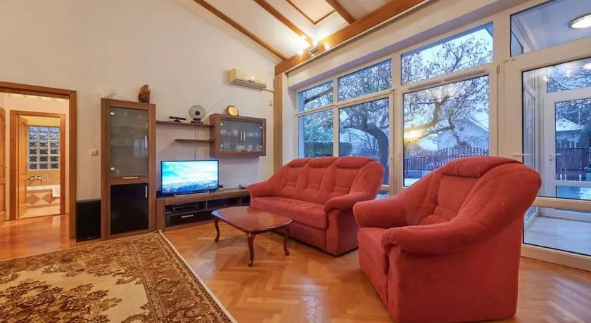 Family Apartman - Image 1