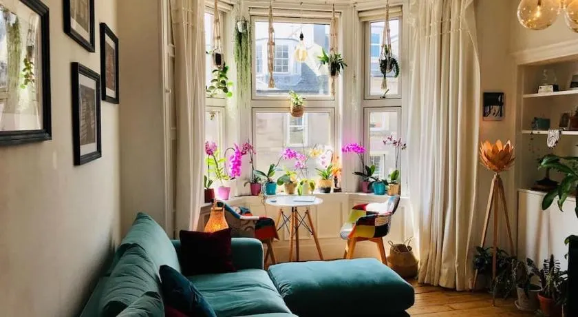 Cosy 2 Bedroom Flat in Edinburgh - Image 1