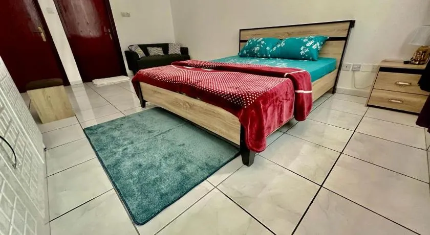 Luxury Awaits: Master Bedroom for Rent! Indulge in comfort and style. - Image 1