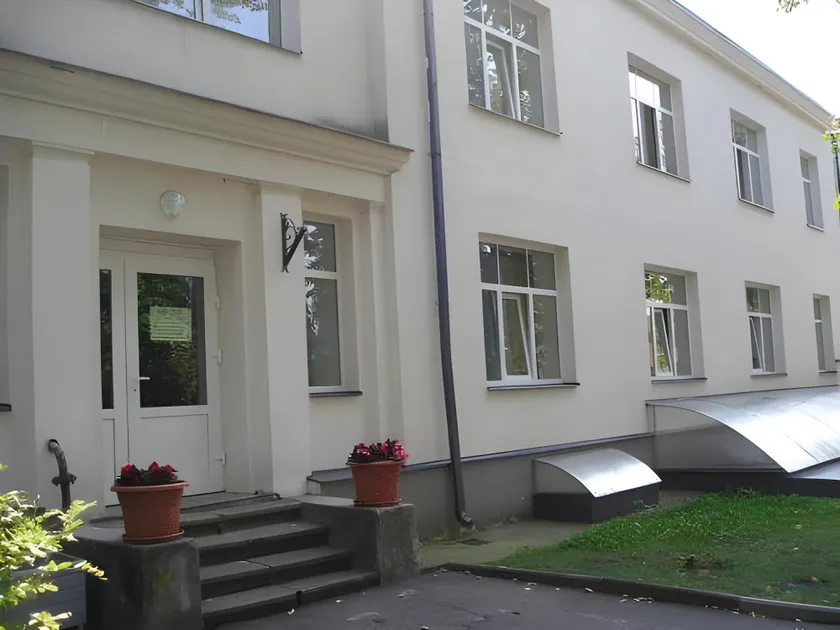 Happy Hostel - Image 1