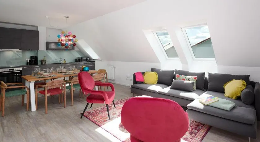 Art-Partments Pink Dream - Image 1