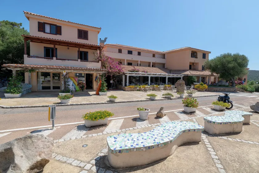 Baia de Bahas Residence - Image 1