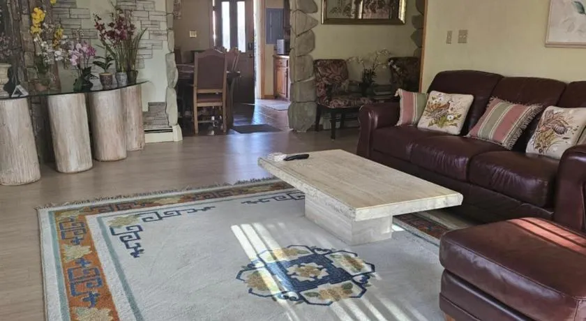 Your comfy home in Colorado Springs - Image 1