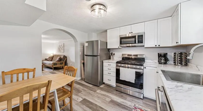 Cozy 2BR Garden Apartment Near Lake Pepin - Daisy - Image 1