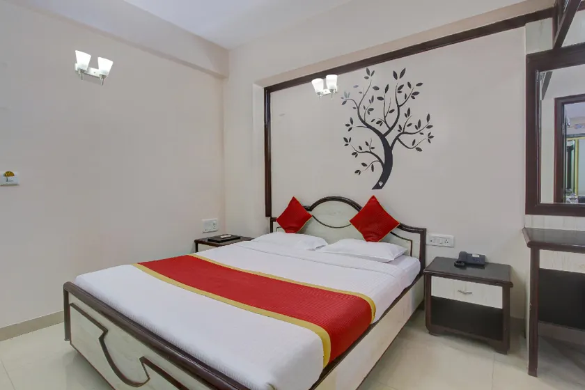 OYO Vaibhav Residency Near Lalbagh Botanical Garden - Image 1