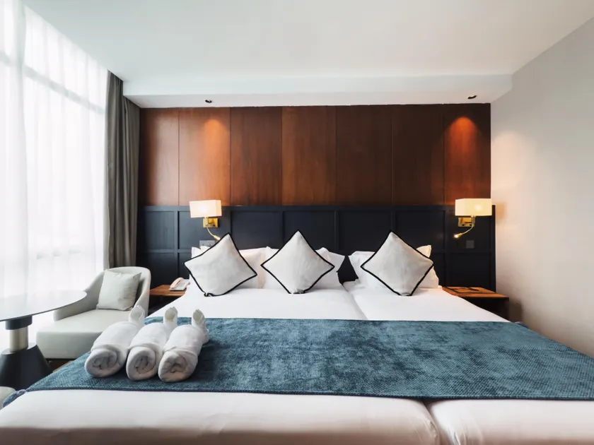 Moon Hotel - Image 1