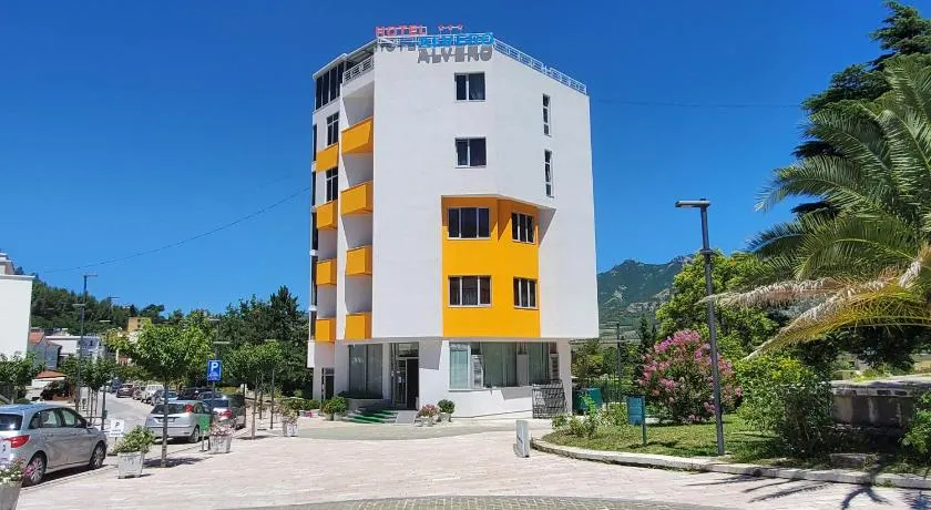 Alvero Hotel - Image 1