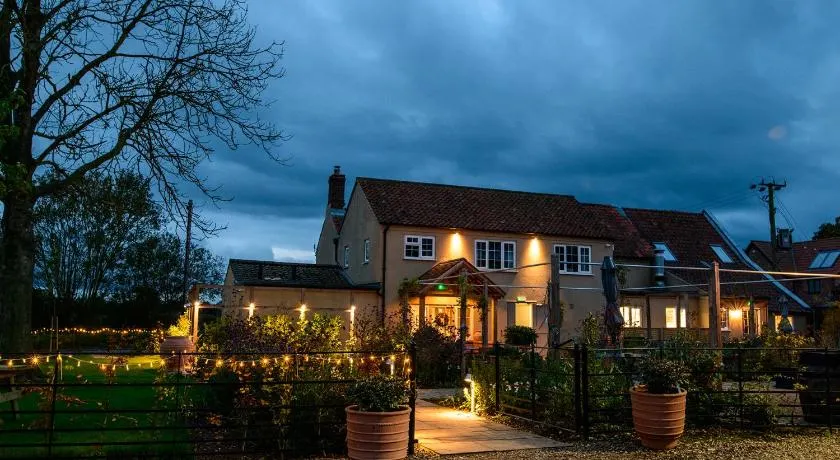 The Three Horseshoes - Image 1
