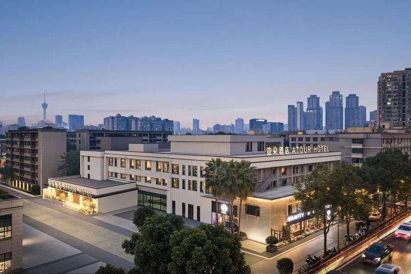 Atour hotel Chengdu MixC Shuangqiao Road Metro Station - Image 1